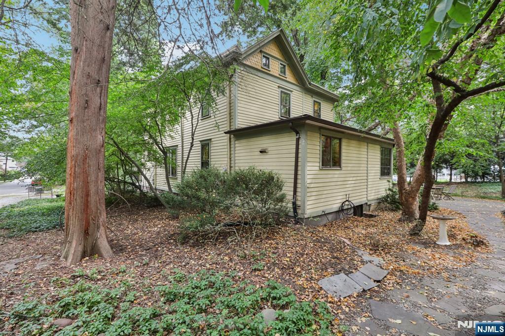 442 Summit Street