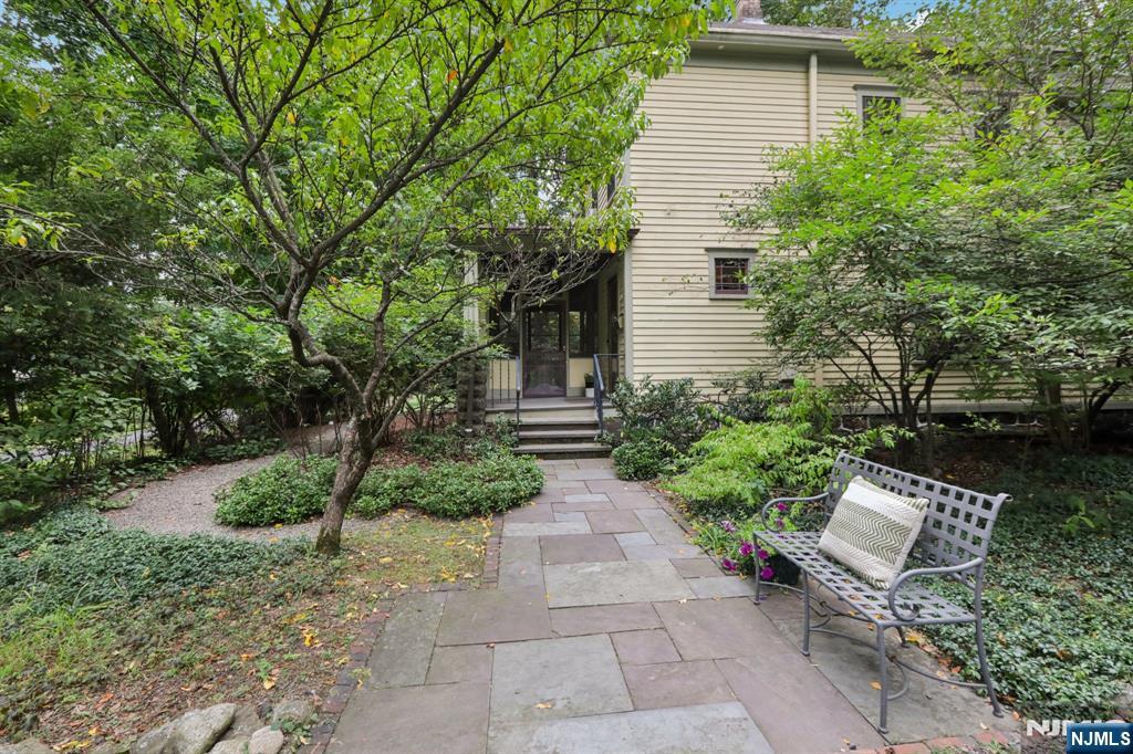 442 Summit Street
