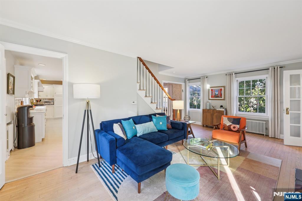 33 E Glen Avenue