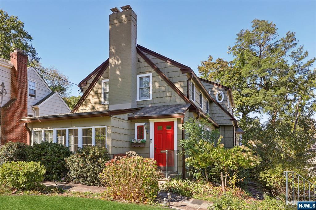 33 E Glen Avenue