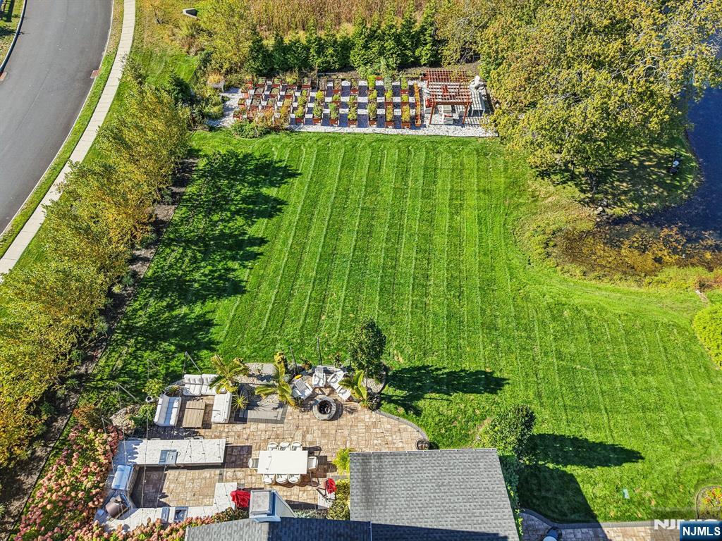 6 Northwood Drive