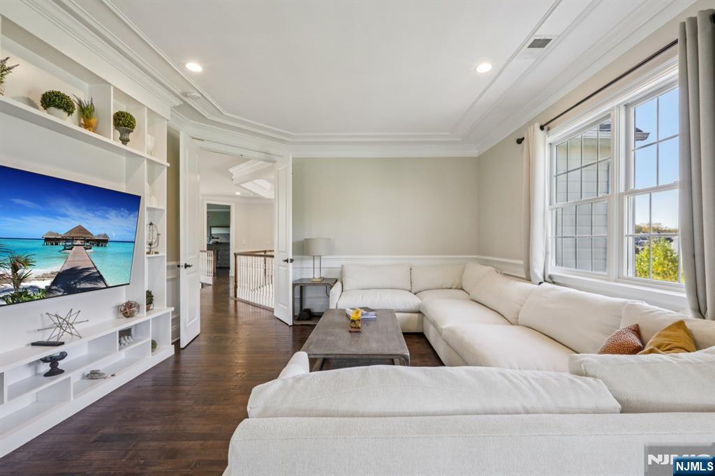 6 Northwood Drive