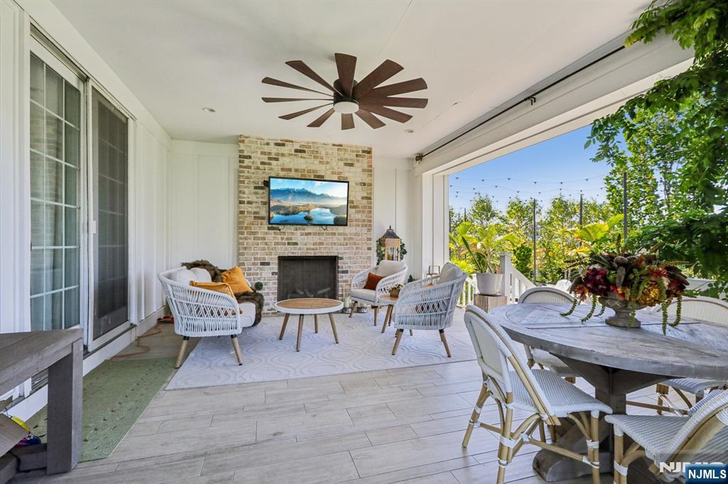 6 Northwood Drive