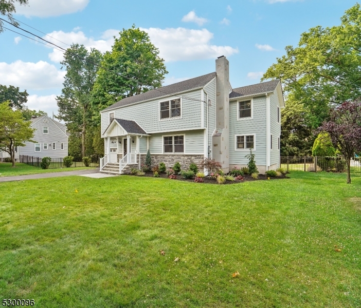 29 Waldron Ave