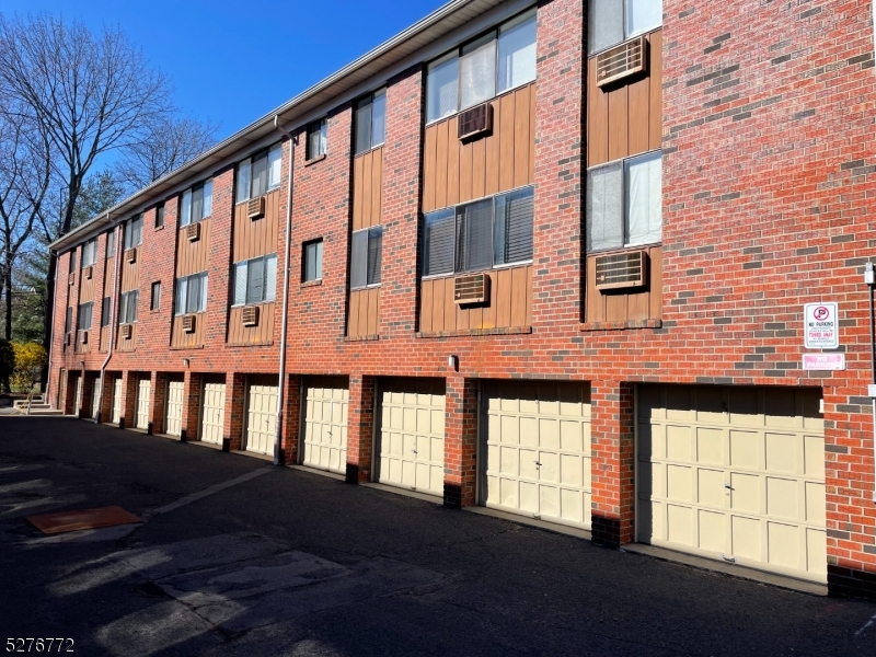 218 Broad St 14