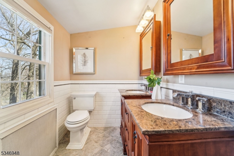 704 Long Hill Rd
