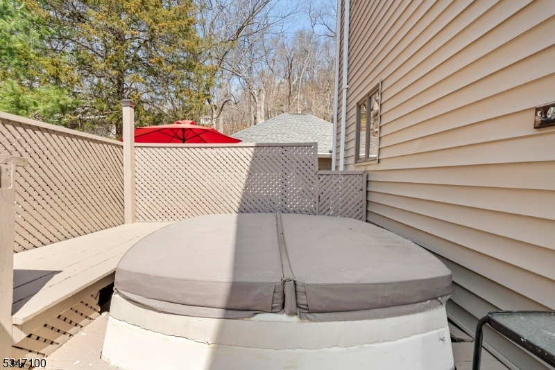 1436 Long Rd