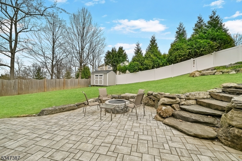 104 Summit Rd