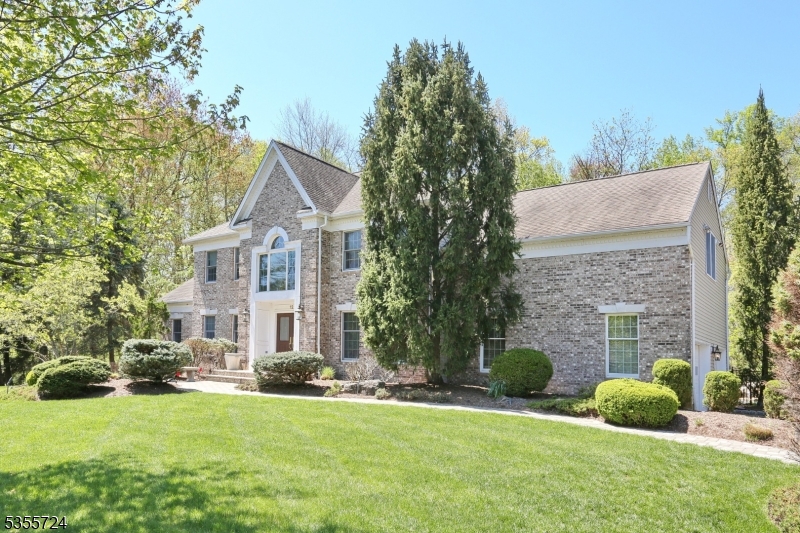 12 Hutton Dr