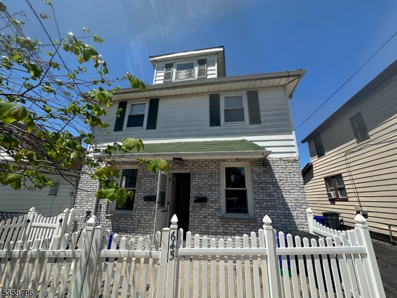 645 8Th St