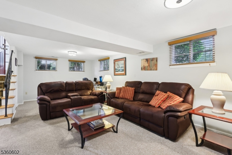 4 Birchwood Ter