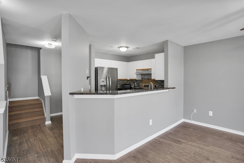 215 Sheffield Ct