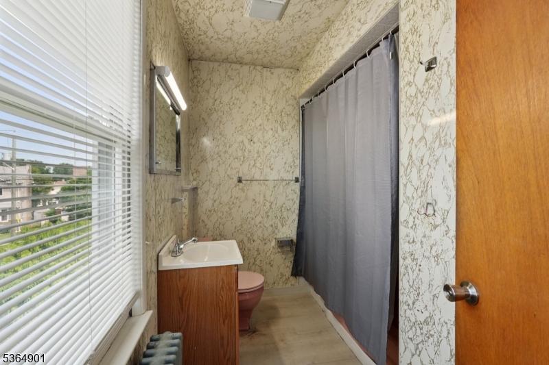 133 Catherine Ave