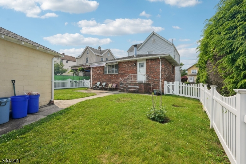 133 Catherine Ave