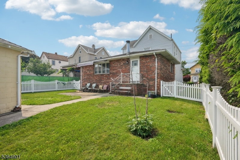 133 Catherine Ave