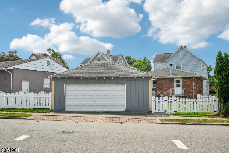 133 Catherine Ave