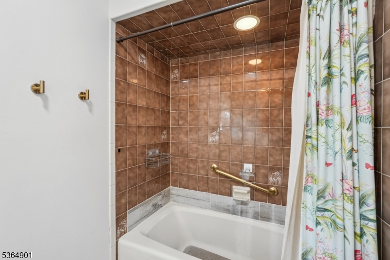 133 Catherine Ave