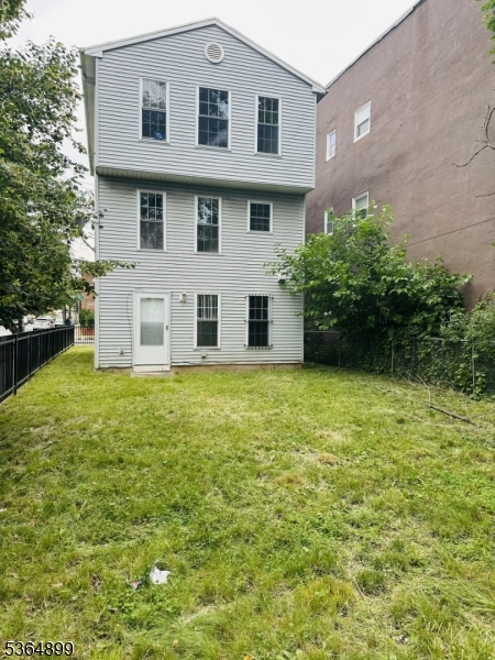 16 Kent St