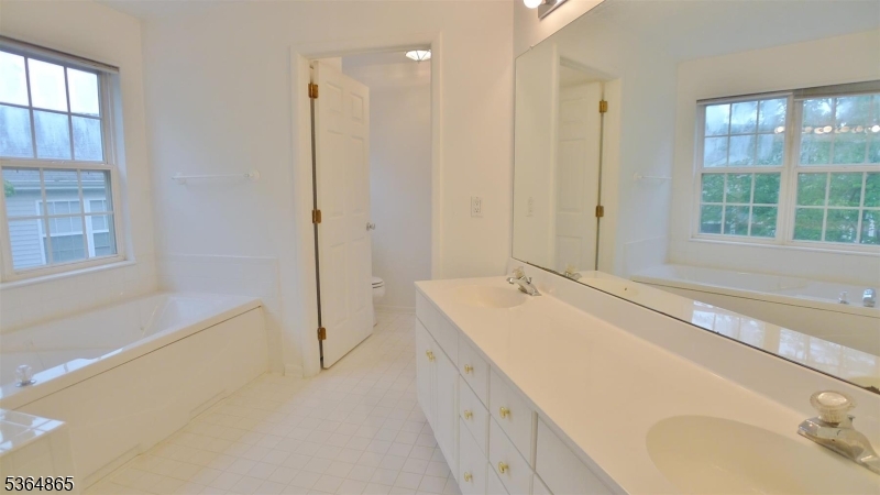 1310 Grandview Ct