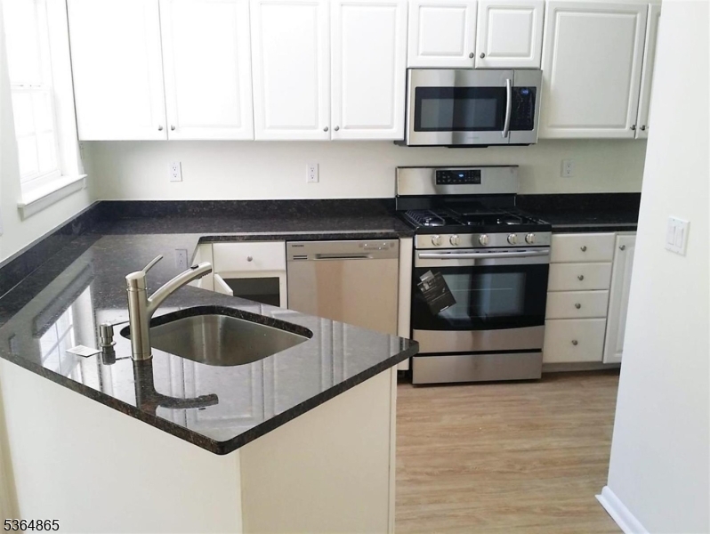 1310 Grandview Ct