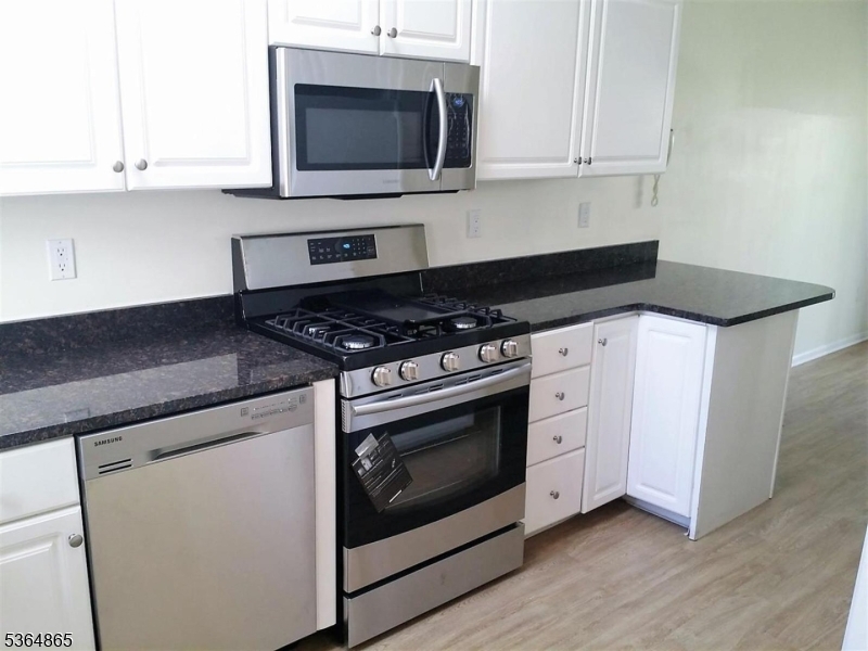 1310 Grandview Ct