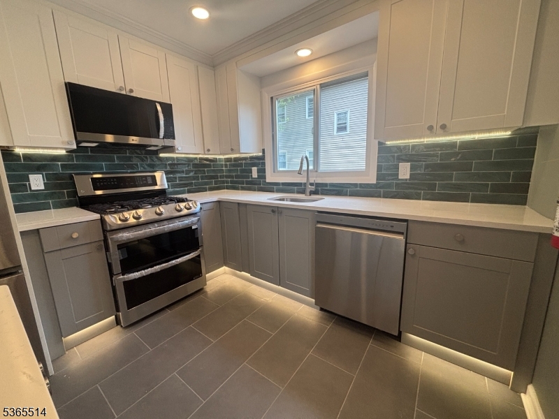 34 Warman St 2