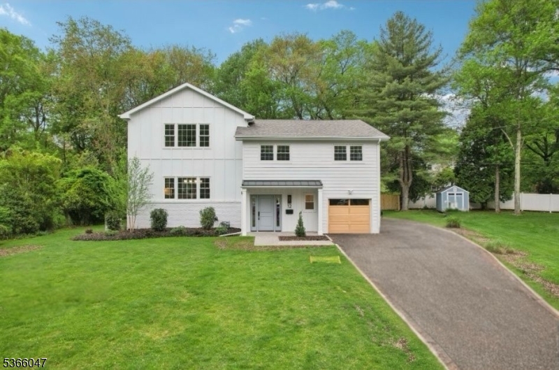 12 Bromley Ct