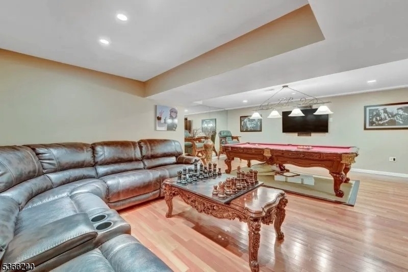 587 Glasmere Rd
