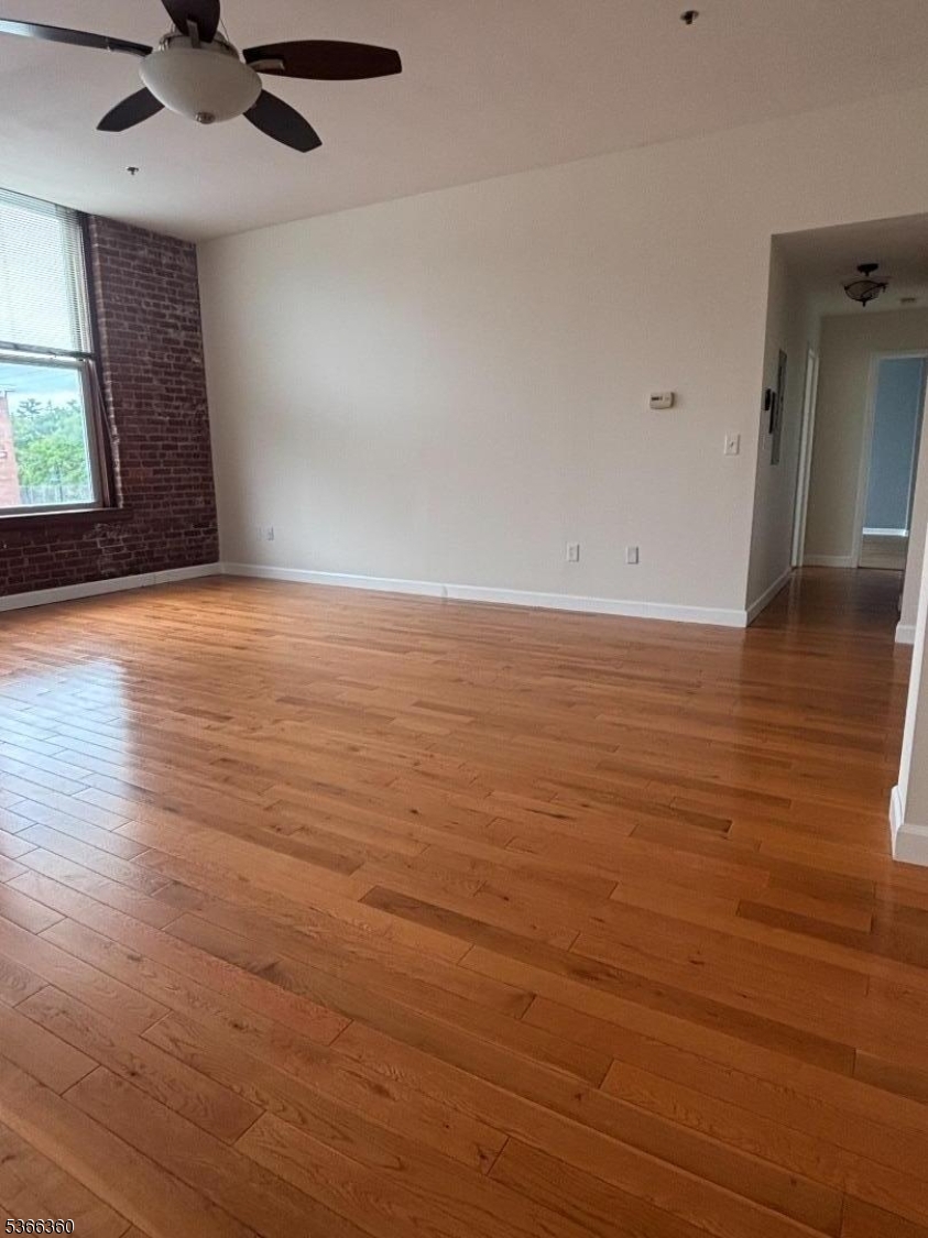 220 Main St 202