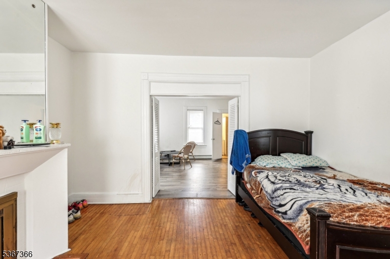 304 William St