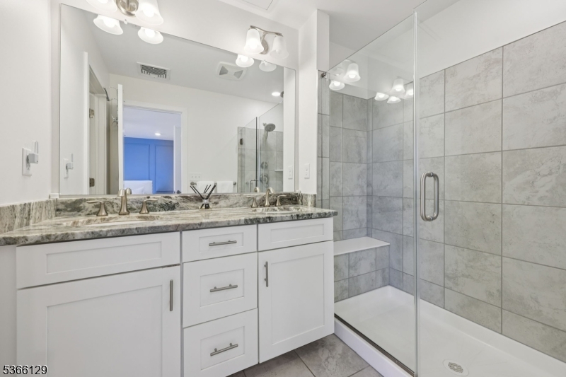 12 Colgate Dr
