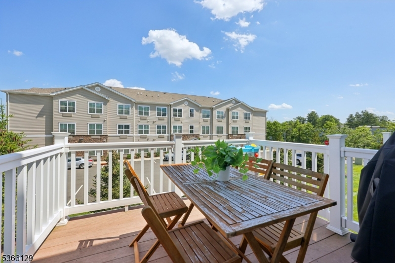 12 Colgate Dr