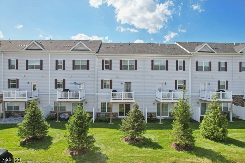 12 Colgate Dr