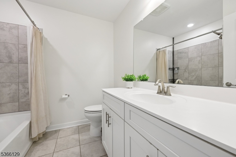 12 Colgate Dr