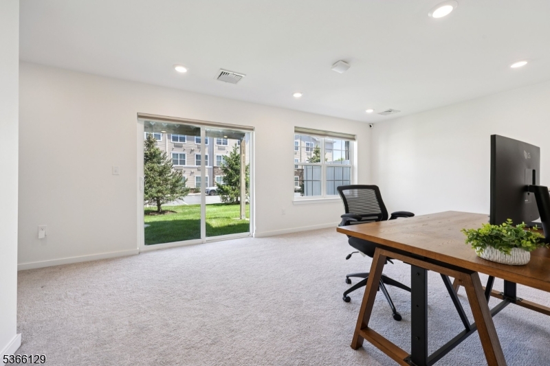 12 Colgate Dr