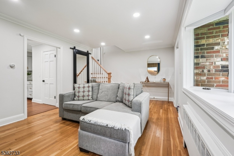 24 Glen Ave