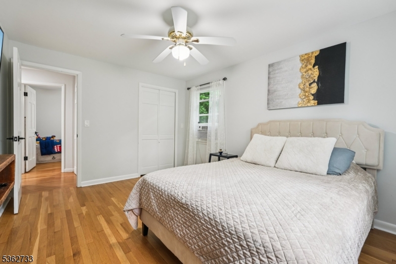 24 Glen Ave