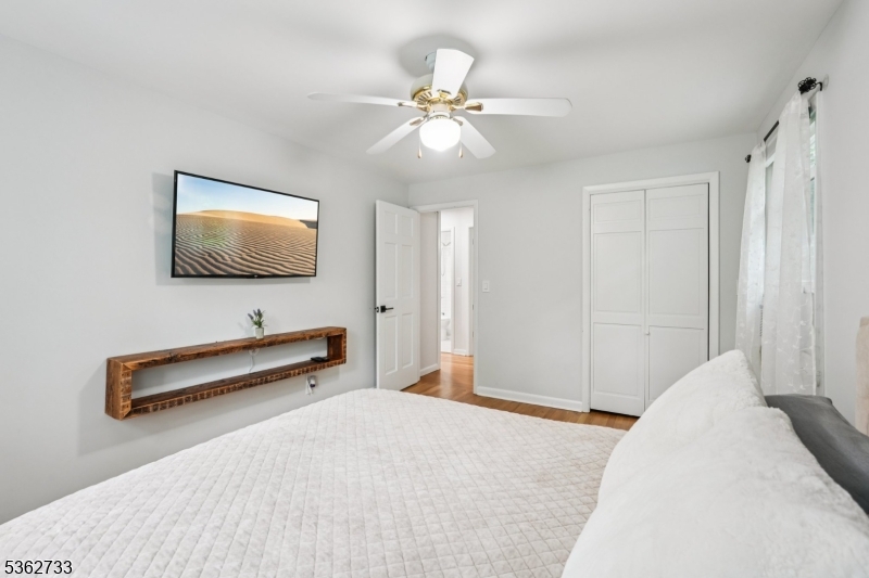 24 Glen Ave