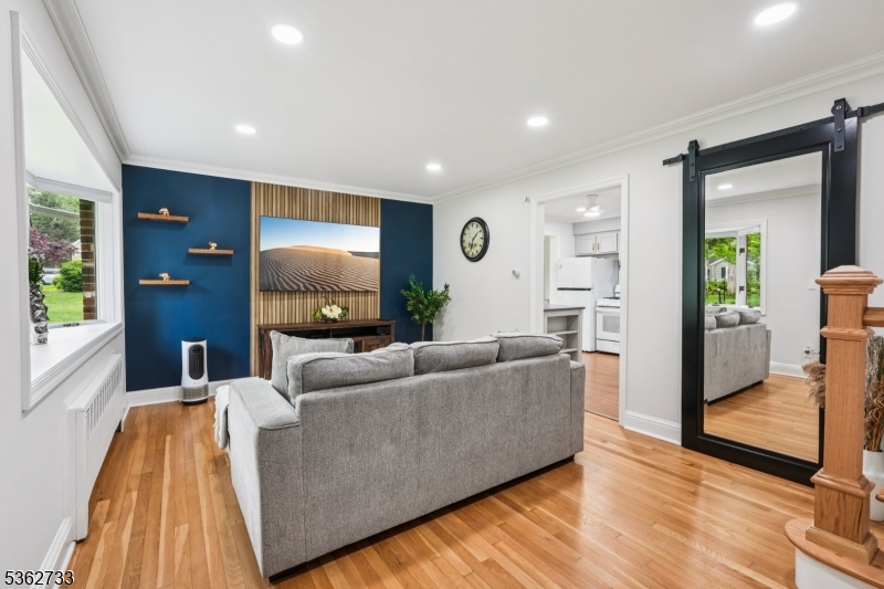 24 Glen Ave