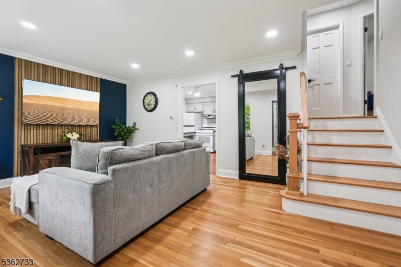 24 Glen Ave