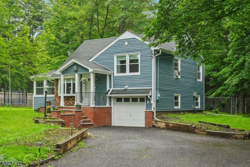 24 Glen Ave