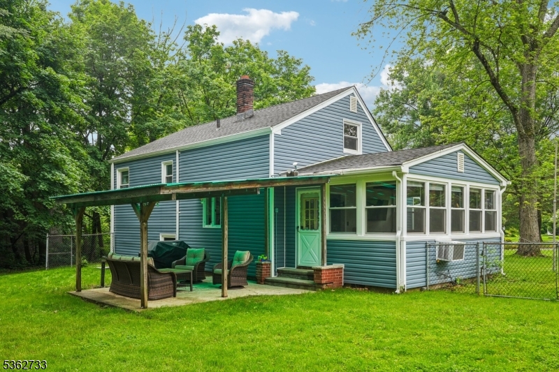 24 Glen Ave