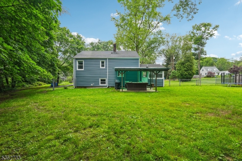 24 Glen Ave