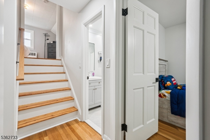 24 Glen Ave