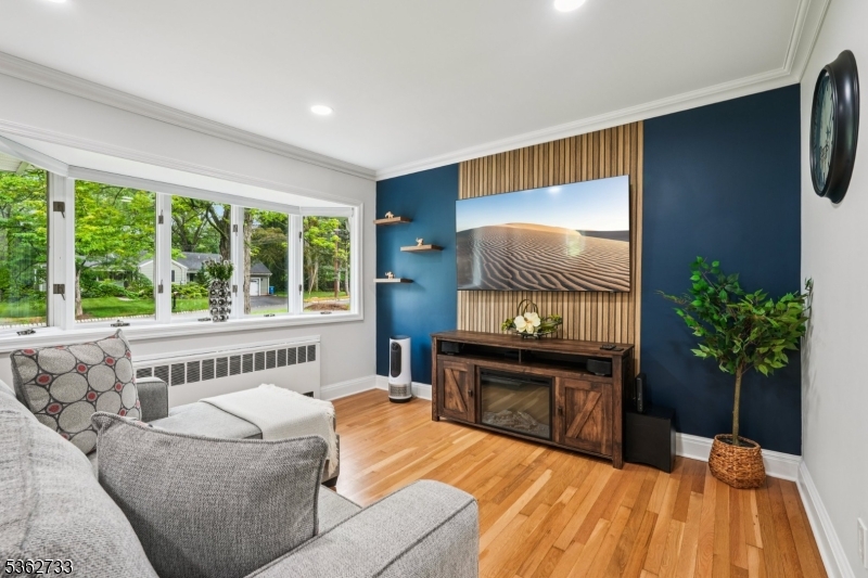 24 Glen Ave
