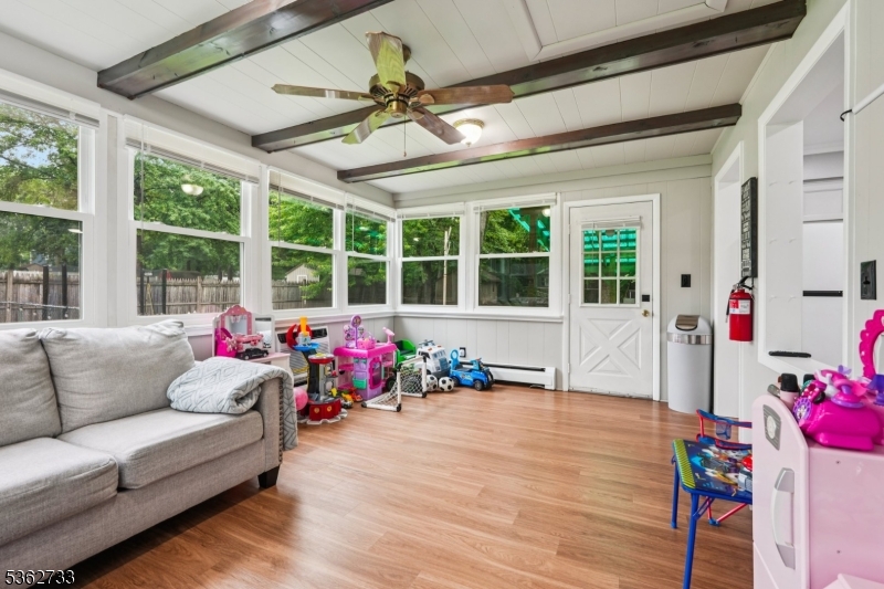 24 Glen Ave