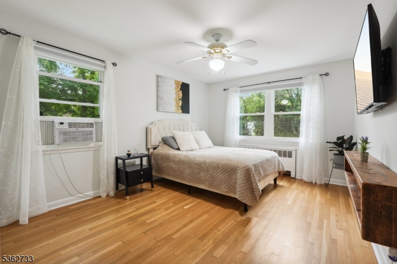 24 Glen Ave