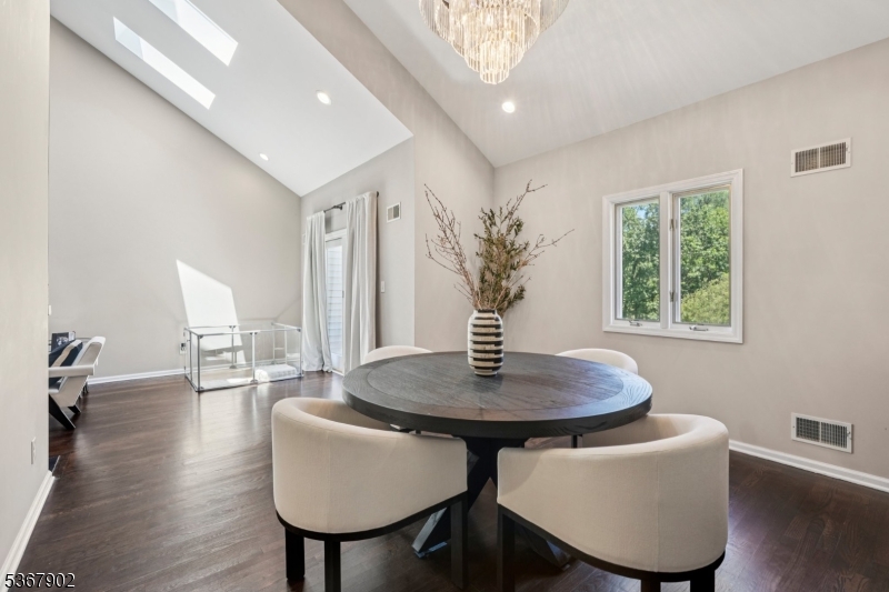 82 Davey Dr