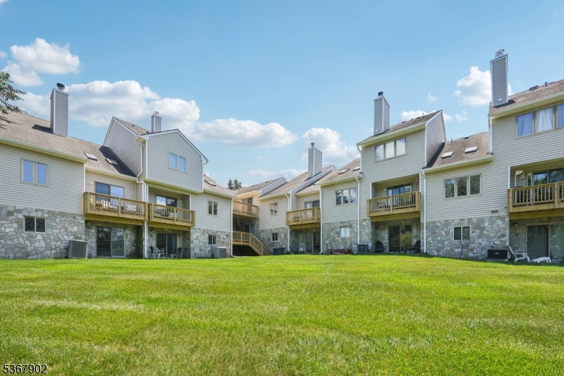 82 Davey Dr