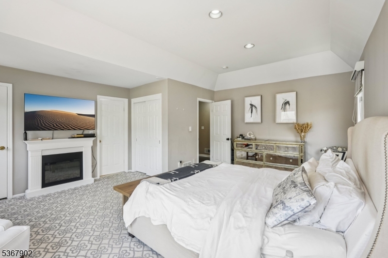 82 Davey Dr